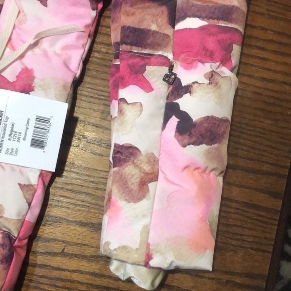 NWT Obermeyer Circe Down Ski Jacket in Blooming Camo - Picture 15 of 16